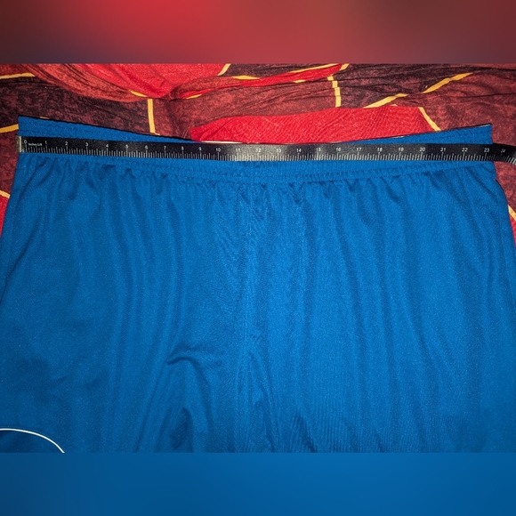 UA Loose Shorts - Picture 5 of 9